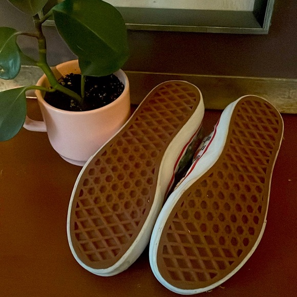 Vans - Picture 2 of 5